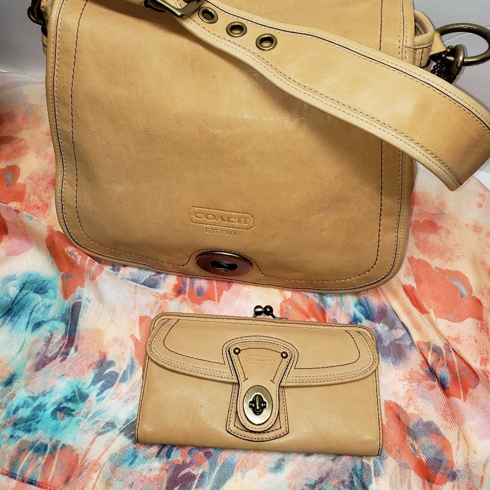 PRICE FIRM COACH LEGACY BAG & WALLET  LEATHER SET.